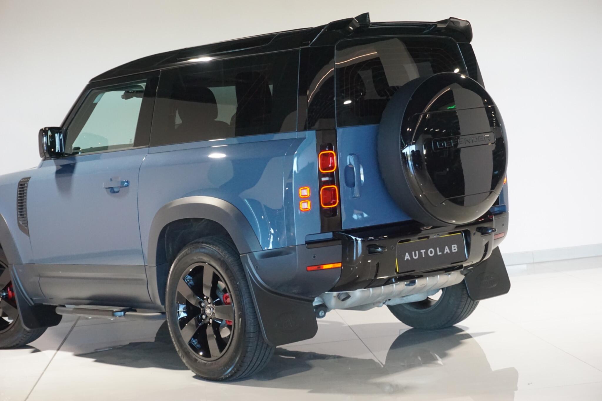 Land Rover Defender 90 2.0 P300 SE SUV 3dr Petrol Auto 4WD Euro 6 (s/s) (300 ps)
